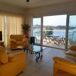 https://marina-banderas-suites-hotel.hotelspuertovallarta.org